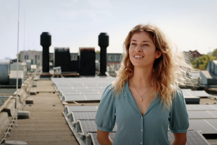 BSR Mitarbeiterin Lisa aus dem Klimaschutzbüro im Porträt