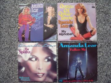 Abbildung: Aus Nachlass: 4 Original-Singles von Amanda Lear