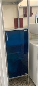 Abbildung: Badmöbel in blau Glas 
