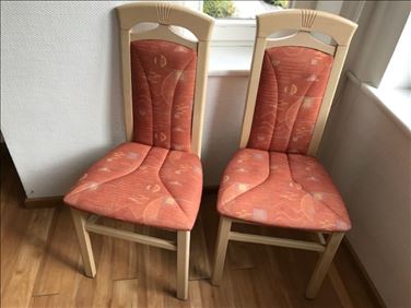 Abbildung: 2 Stühle