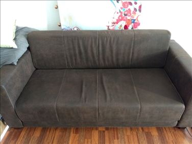 Abbildung: 2-Sitzer-Couch mit Schlaffunktion, 174 cm breit
