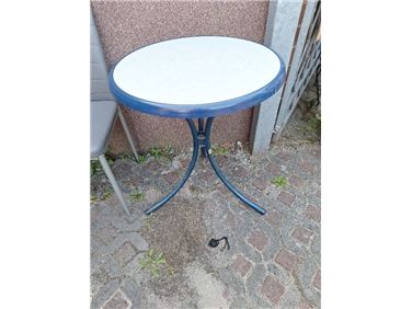 Abbildung: Tisch  für Garten  oder Balkn