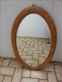 Abbildung: Alter Spiegel mit Facettenschliff
