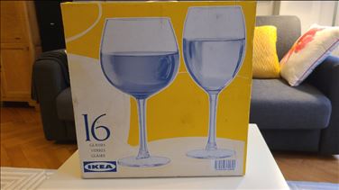 Abbildung: Weingläser (Rotwein + Weißwein) von IKEA