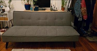 Abbildung: Graue couch