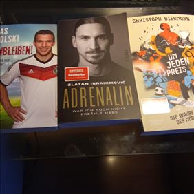 Abbildung: Tausche 3 Fußball Bücher geg Katzenfutter